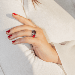 Bague Bandeau en or blanc, grenat et diamants - Castafiore