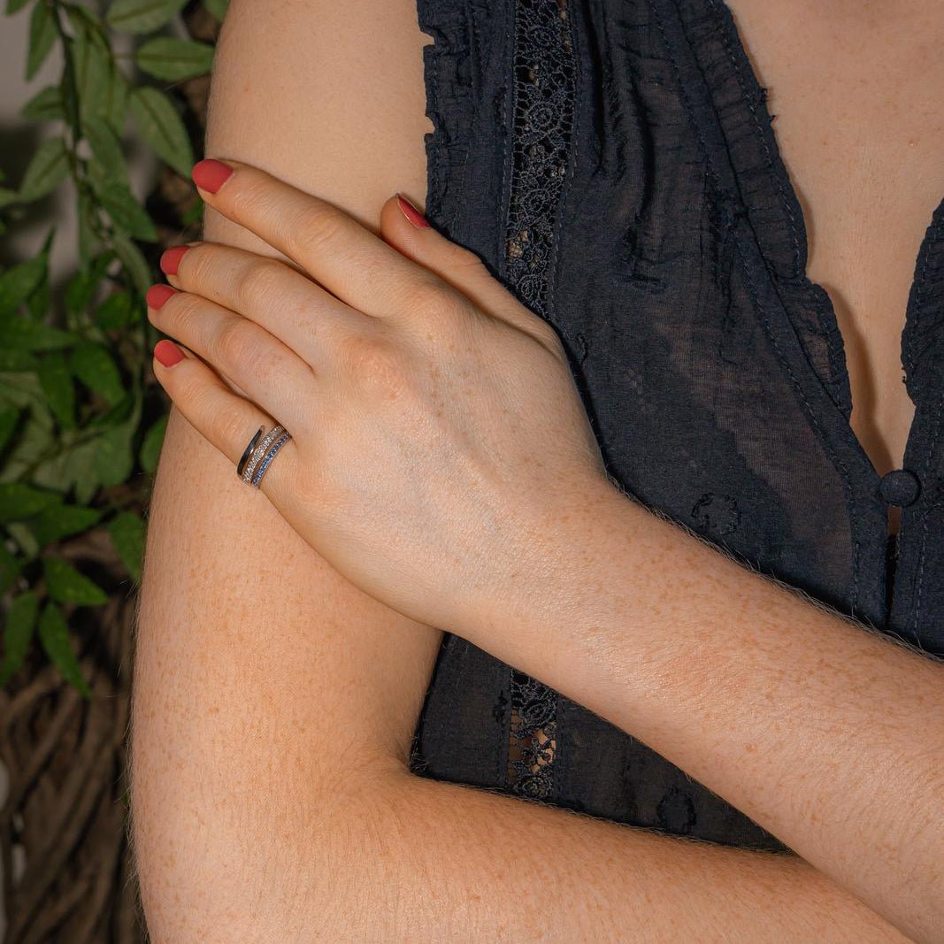 Bague Bandeau en or blanc, saphirs et diamants - Castafiore