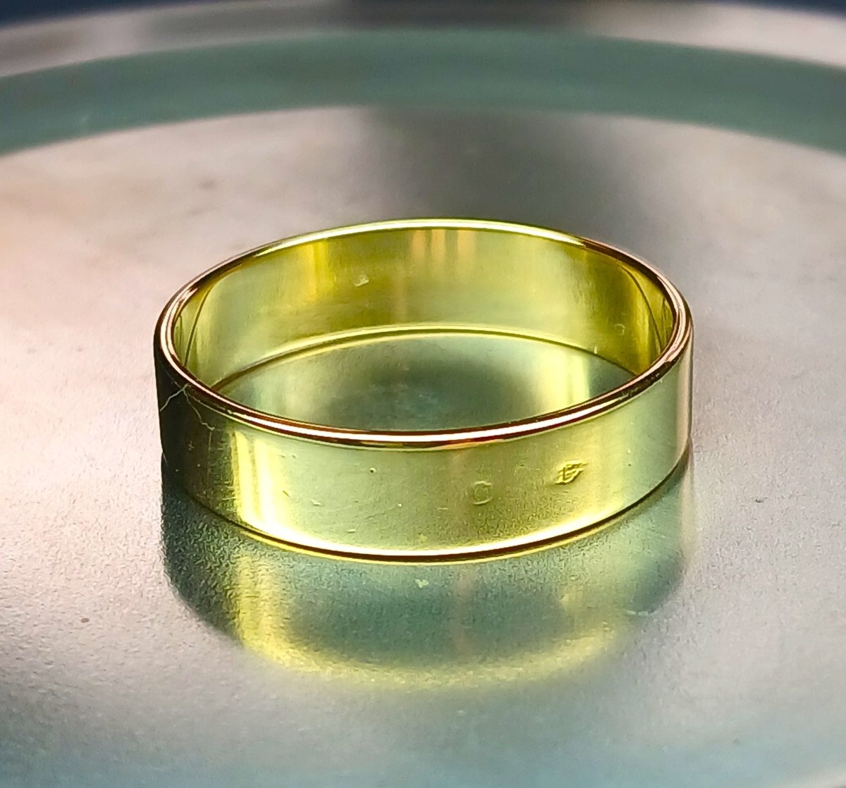 Bague bandeau en or jaune - Castafiore
