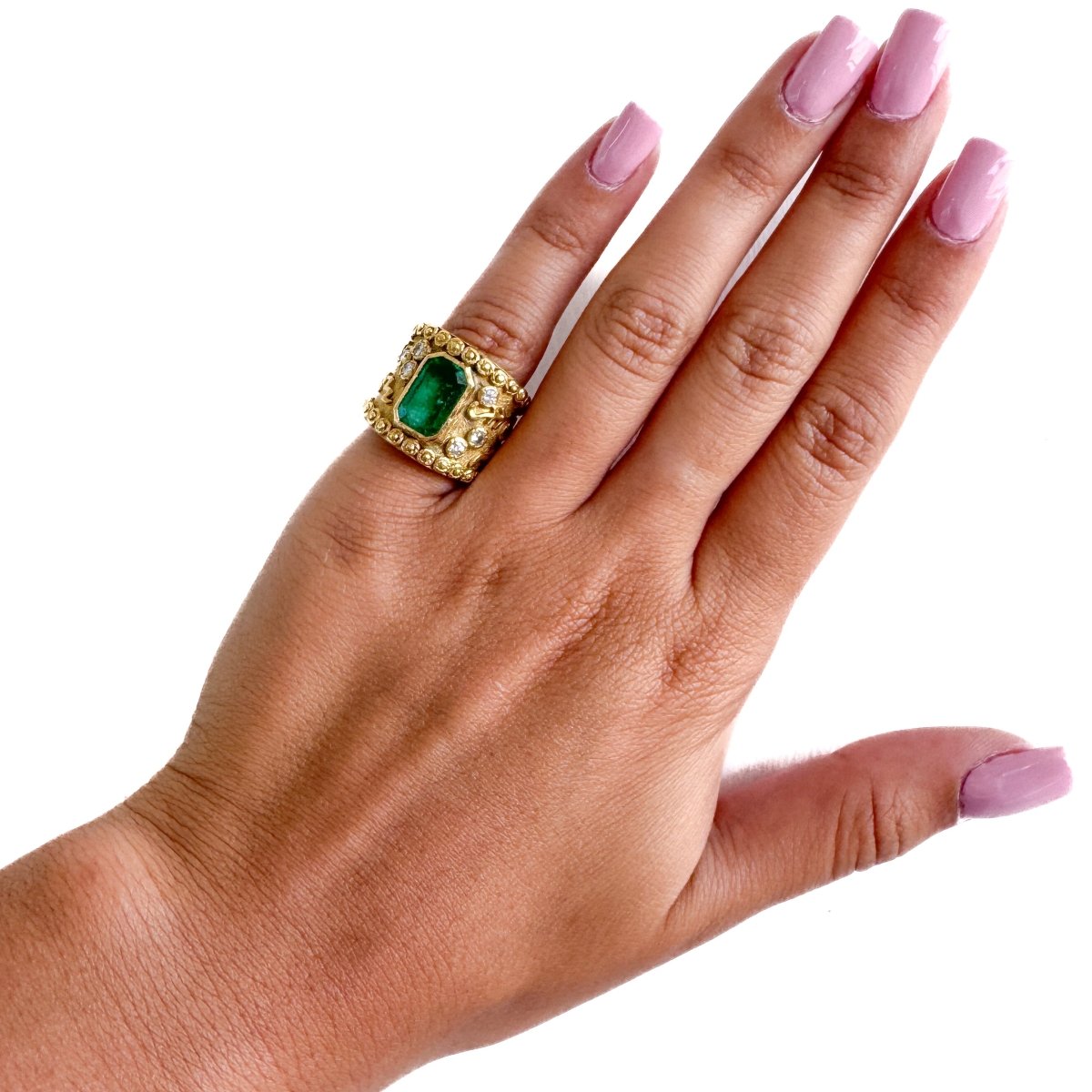 Bague Bandeau en or jaune, émeraude et diamants - Castafiore