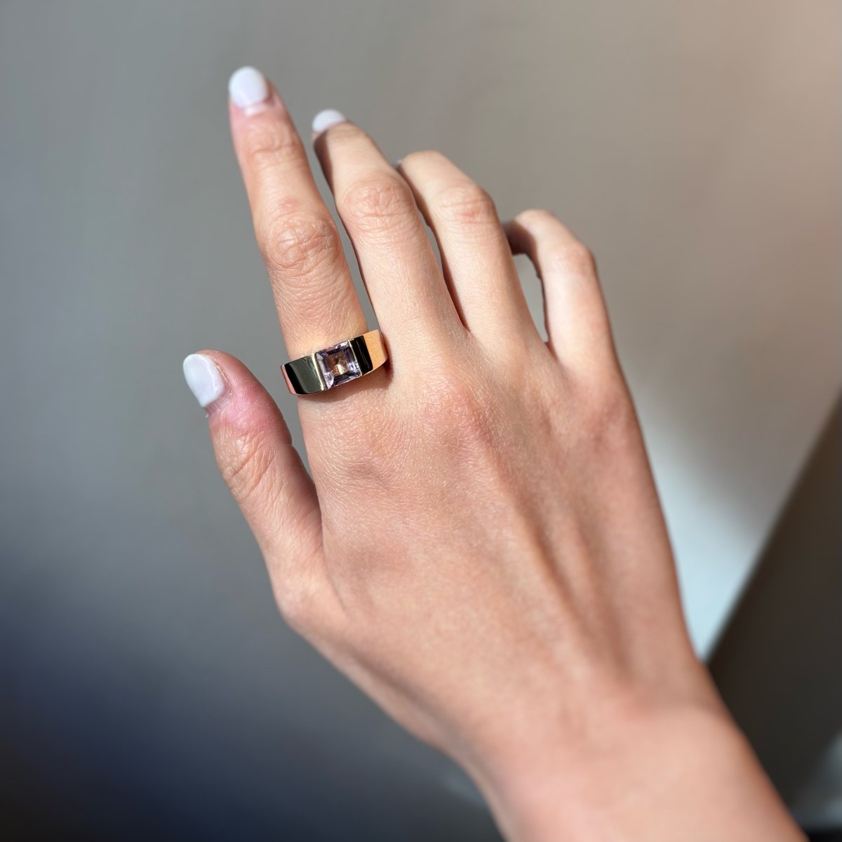 Bague Bandeau en or jaune et améthyste - Castafiore