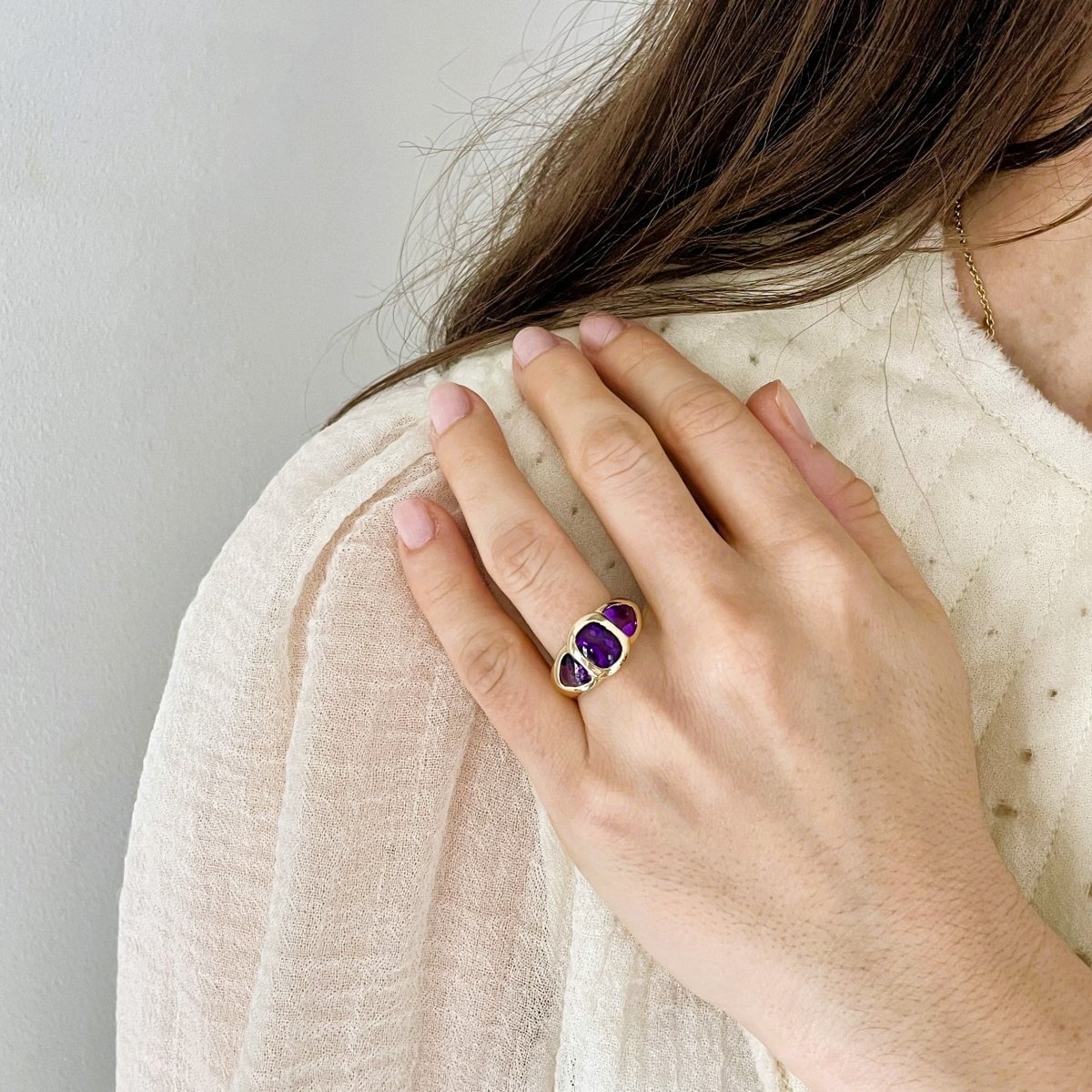 Bague Bandeau en or jaune et améthystes - Castafiore