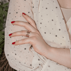 Bague Bandeau POIRAY "Coeur Fil" en or rose et diamants - Castafiore