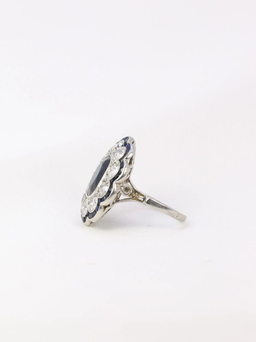 Bague Belle Epoque en platine, saphir et diamants - Castafiore