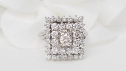 Bague carrée en or blanc et diamants - Castafiore