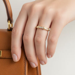 Bague CARTIER "Contessa" en or jaune et diamants - Castafiore