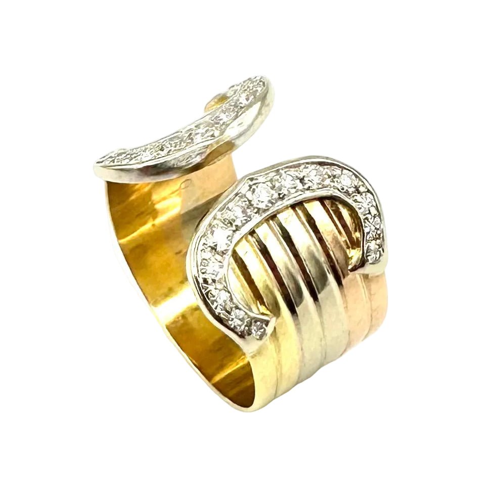 Bague CARTIER "Double C" en or blanc, or jaune, or rose et diamants - Castafiore
