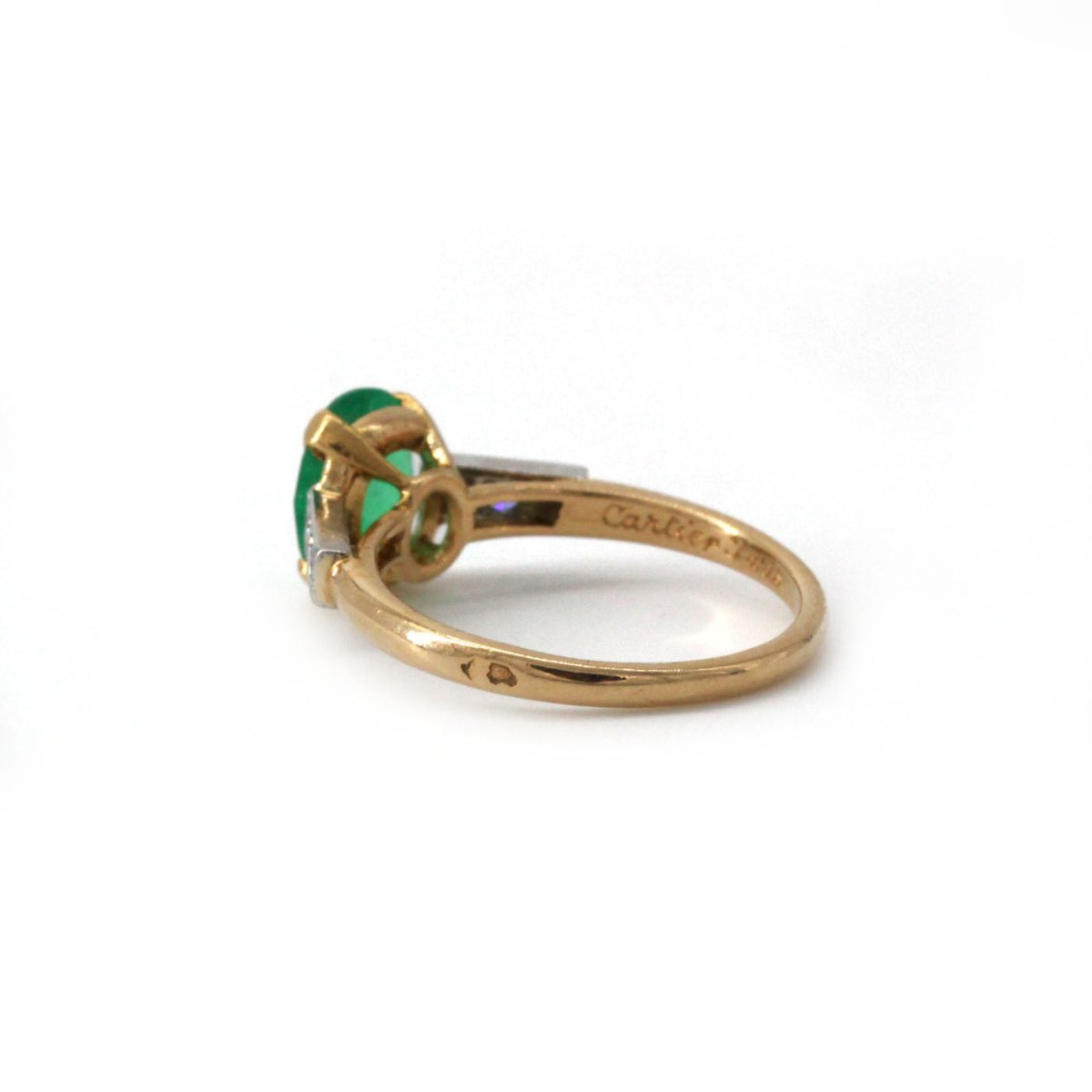 Bague Cartier or jaune 750, diamants et émeraude colombienne 0.83 carats certificat LFG - Castafiore
