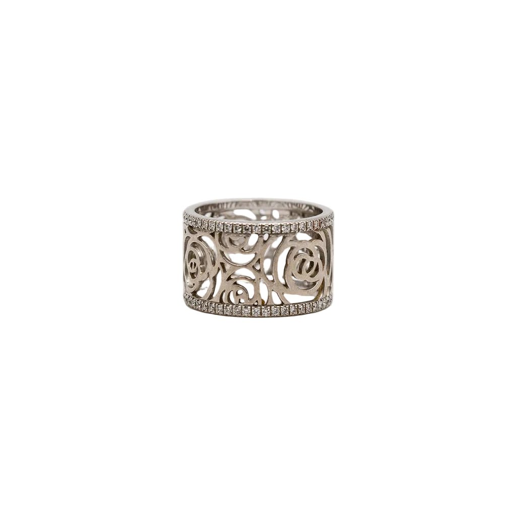 Bague CHANEL "Camélia Fil" en or blanc et diamants - Castafiore