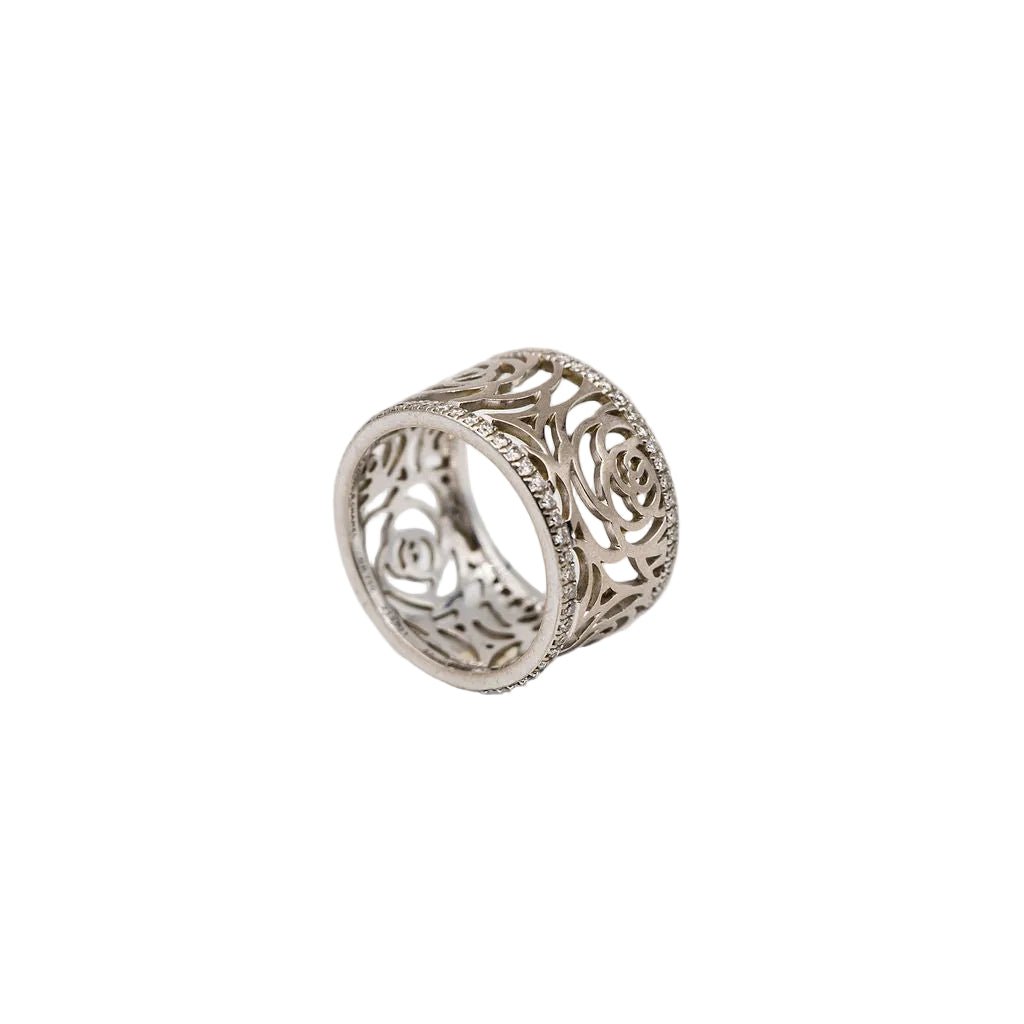 Bague CHANEL "Camélia Fil" en or blanc et diamants - Castafiore