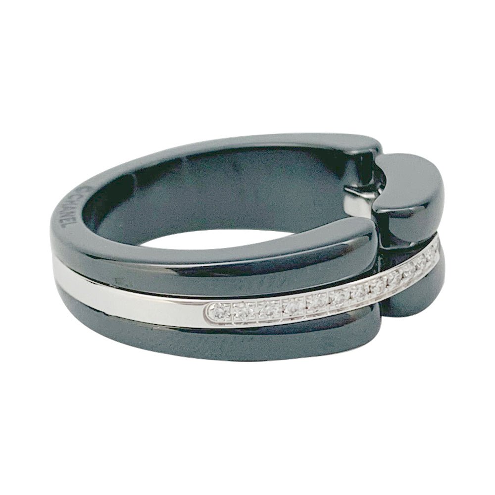 Bague CHANEL "Ultra" en céramique, or blanc et diamants. - Castafiore