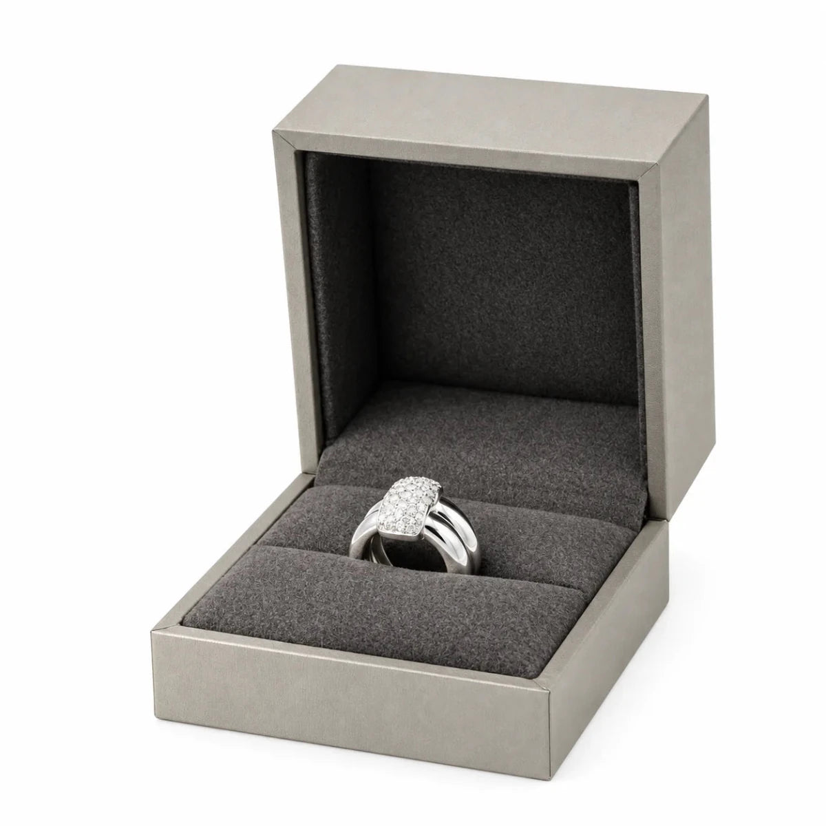 Bague CHAUMET en or blanc et diamants - Castafiore