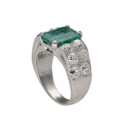 Bague CHAUMET en platine, émeraude et diamants - Castafiore