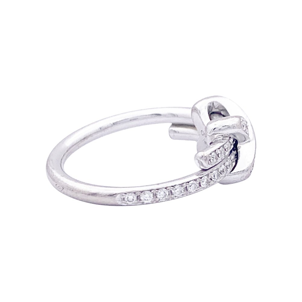 Bague Chaumet "Jeux de Liens" or blanc, diamants. - Castafiore