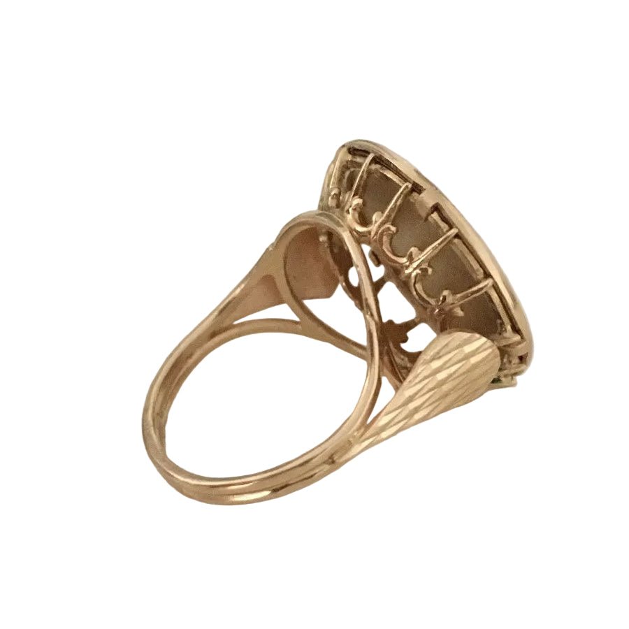 Bague Chevalière AUGIS en or jaune, rubis et diamant