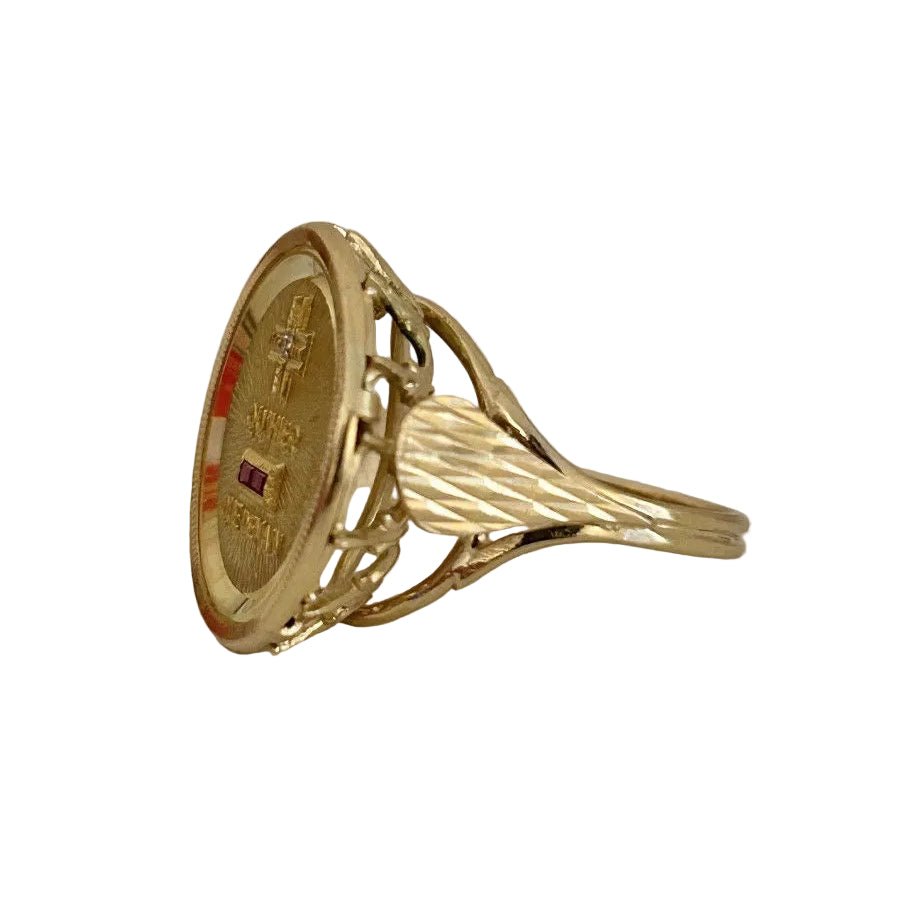 Bague Chevalière AUGIS en or jaune, rubis et diamant