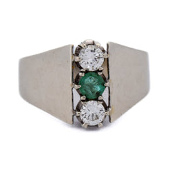 Bague Chevalière en or blanc, émeraude et diamants - Castafiore