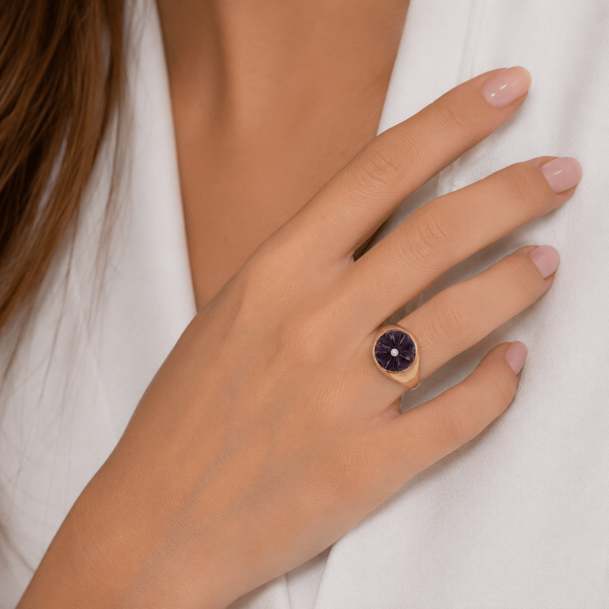 Bague Chevalière en or jaune, améthyste et diamant - Castafiore