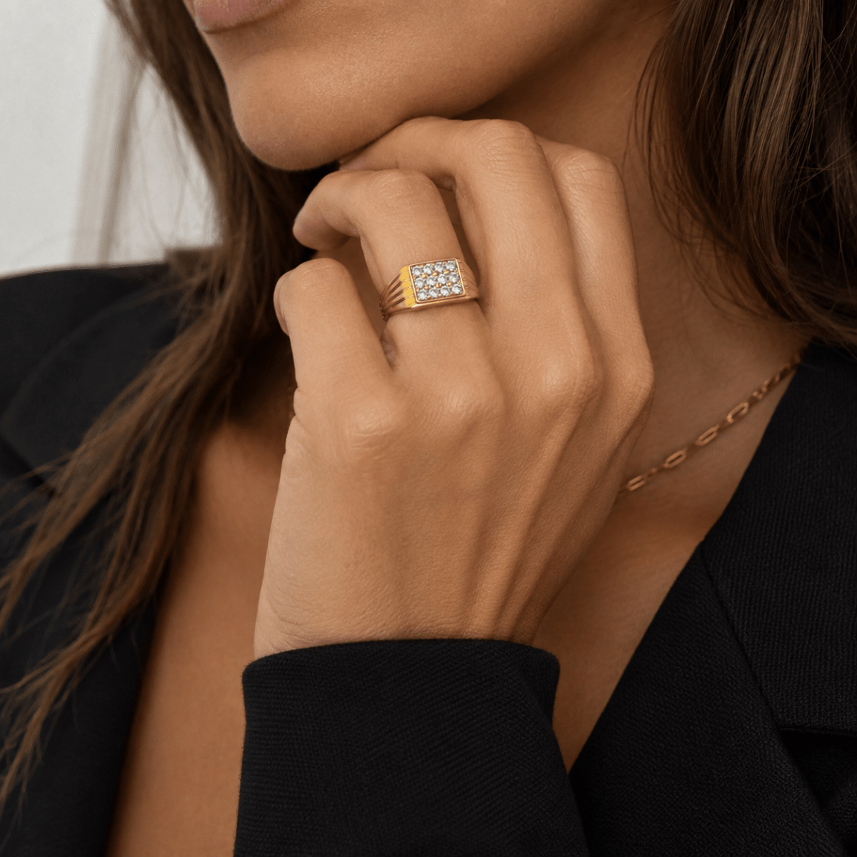 Bague Chevalière en or jaune et diamants - Castafiore