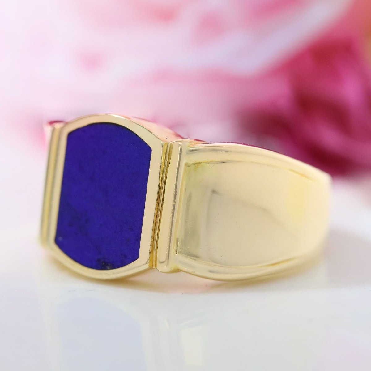 Bague chevalière en or jaune et lapis lazuli - Castafiore