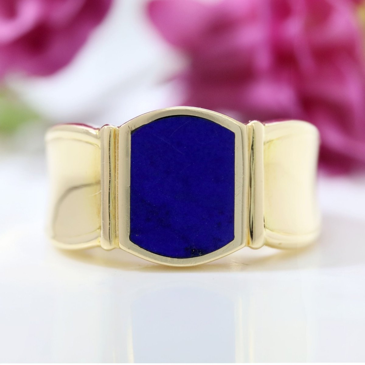 Bague chevalière en or jaune et lapis lazuli - Castafiore