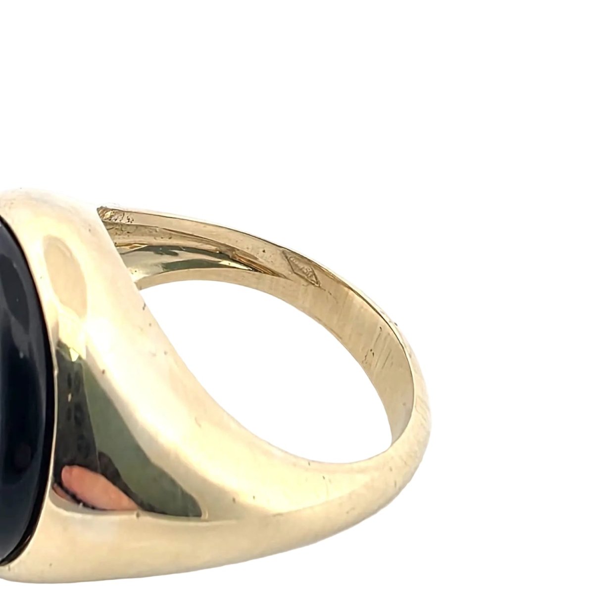 Bague Chevalière en or jaune, onyx et diamant - Castafiore