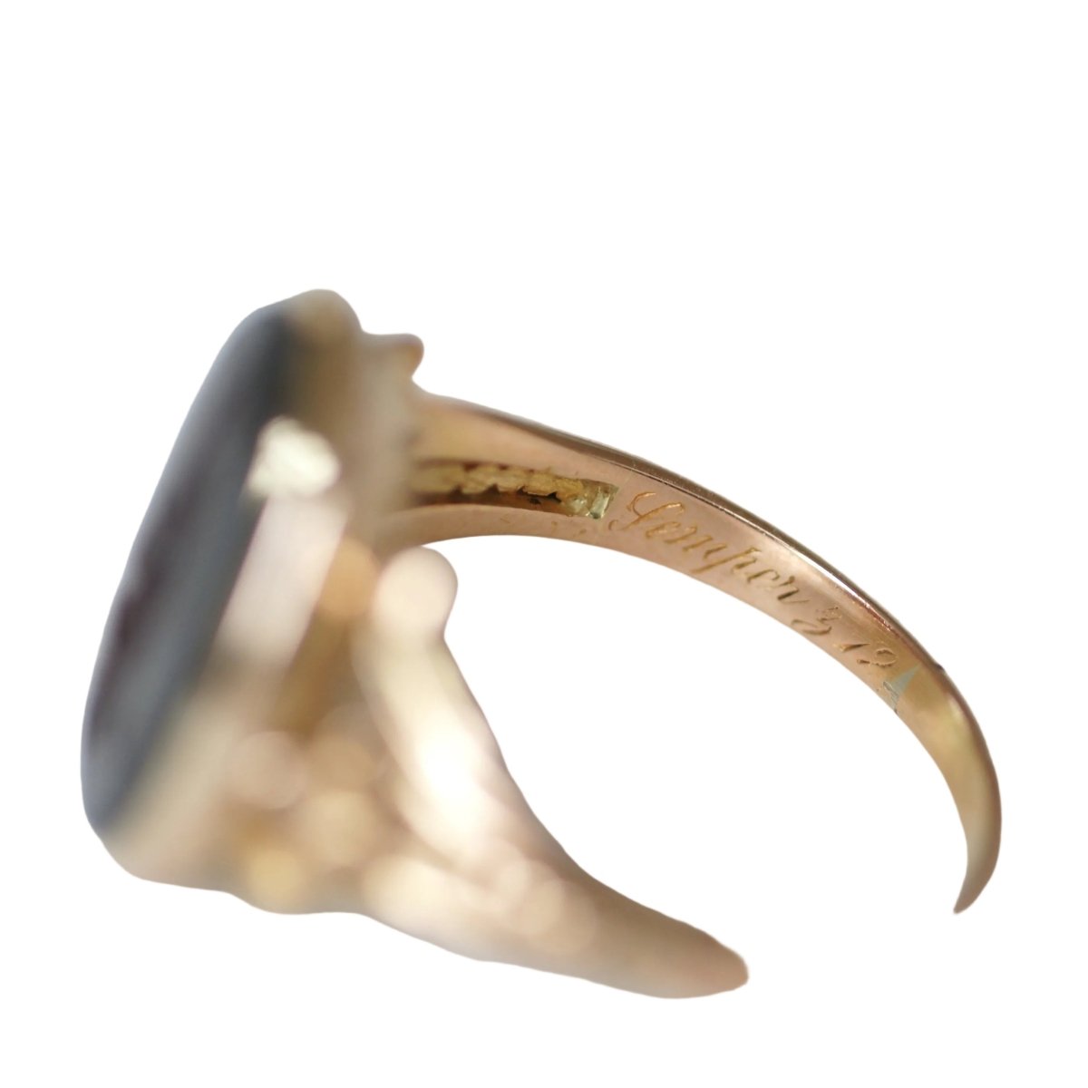 Bague Chevalière en or rose et cornaline - Castafiore