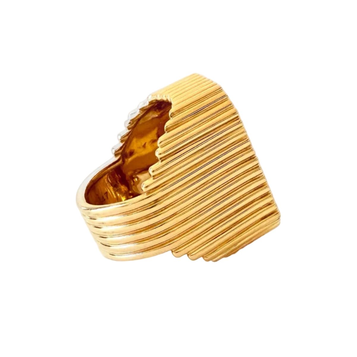 Bague Chevalière MARIE LICHTENBERG "Heart Mini Scap" en or jaune, émail et diamants - Castafiore