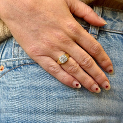 Bague chevalière pavage en or jaune et diamants