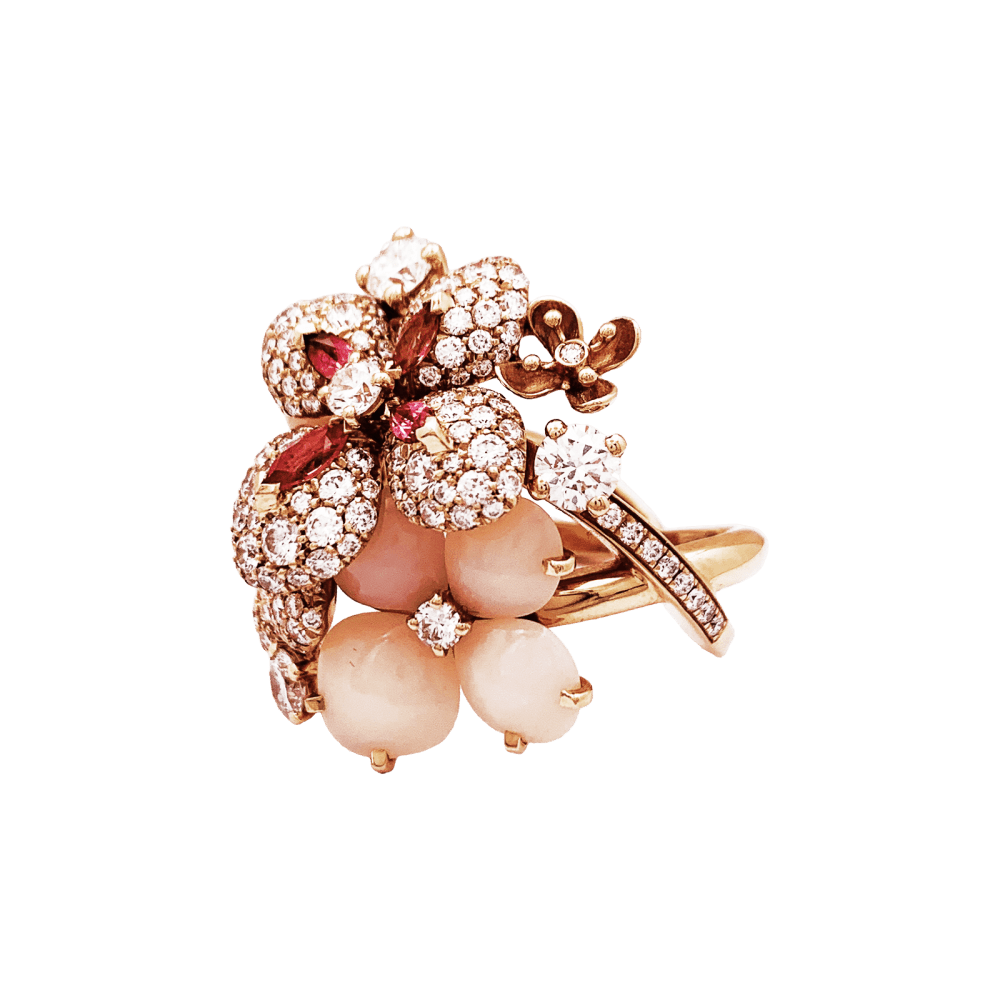 Bague Cocktail CHAUMET "Aube de Rosée" en or rose, opales, saphir, tourmalines et diamants - Castafiore