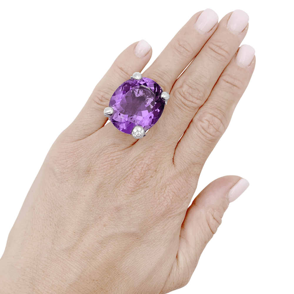Bague Cocktail DIOR "Miss Dior" en or blanc, améthyste et diamants - Castafiore