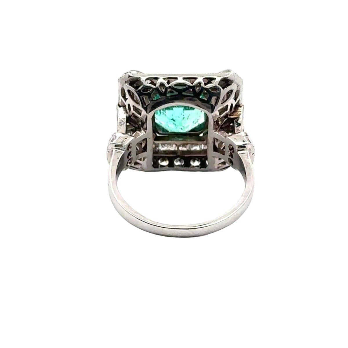 Bague Cocktail en or blanc, émeraude et diamants - Castafiore