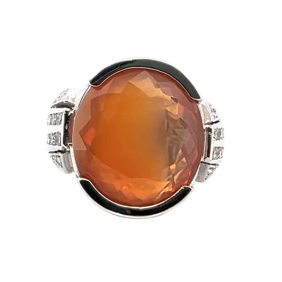 Bague Cocktail en or blanc, opale et diamants - Castafiore