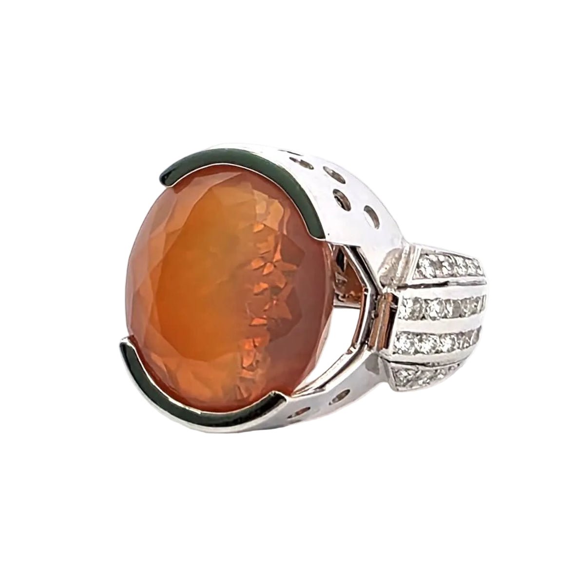 Bague Cocktail en or blanc, opale et diamants - Castafiore