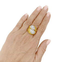 Bague Cocktail en or blanc, or jaune, saphirs et diamants - Castafiore