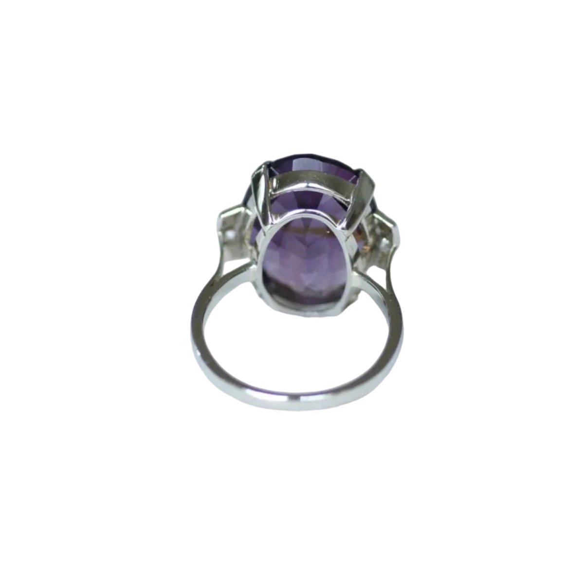 Bague Cocktail en or blanc, platine, améthyste, et diamants - Castafiore