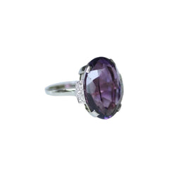 Bague Cocktail en or blanc, platine, améthyste, et diamants - Castafiore