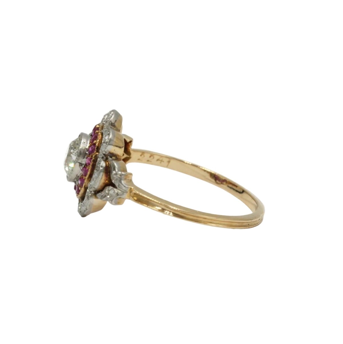 Bague Cocktail en or jaune, platine, rubis et diamants - Castafiore