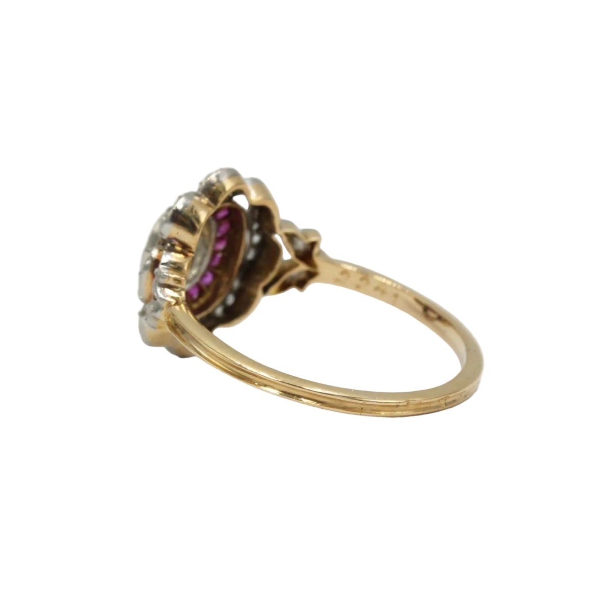 Bague Cocktail en or jaune, platine, rubis et diamants - Castafiore