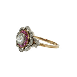 Bague Cocktail en or jaune, platine, rubis et diamants - Castafiore