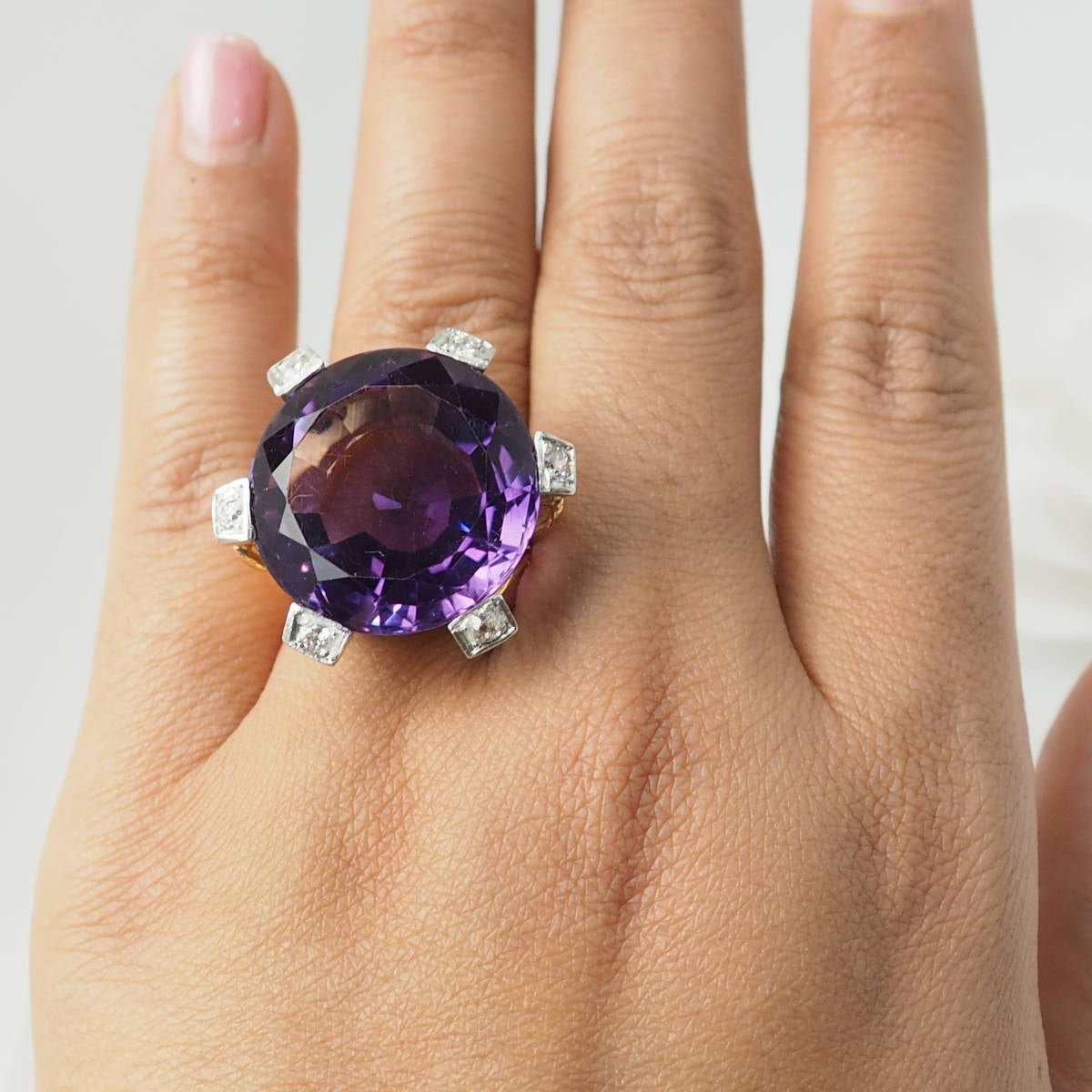 Bague Cocktail en or rose, améthyste et diamants - Castafiore