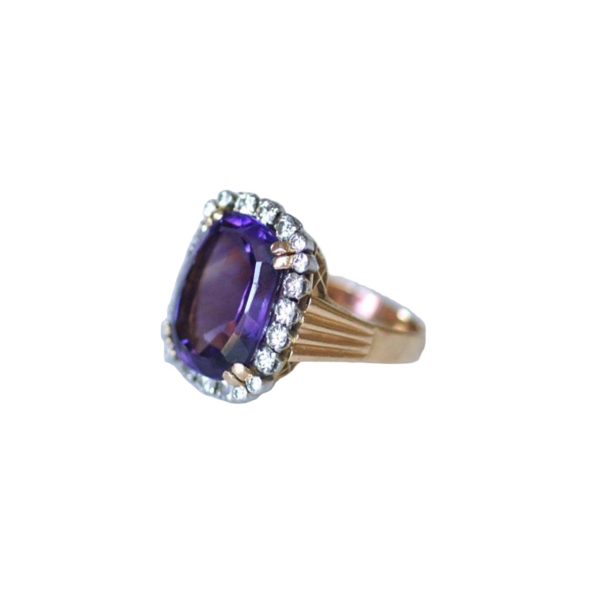 Bague Cocktail en or rose, platine, améthyste, et diamants - Castafiore