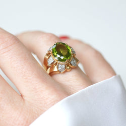 Bague Cocktail en or rose, platine, péridot et diamants - Castafiore