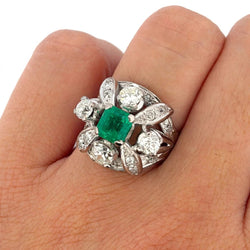 Bague Cocktail en platine, émeraude et diamants - Castafiore