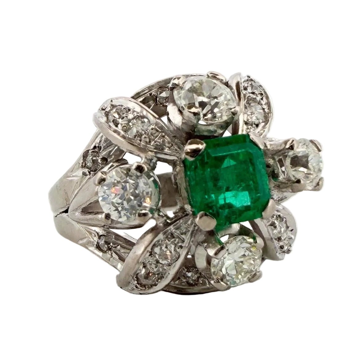 Bague Cocktail en platine, émeraude et diamants - Castafiore
