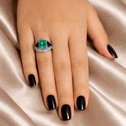 Bague Cocktail en platine, onyx, émeraude et diamants - Castafiore