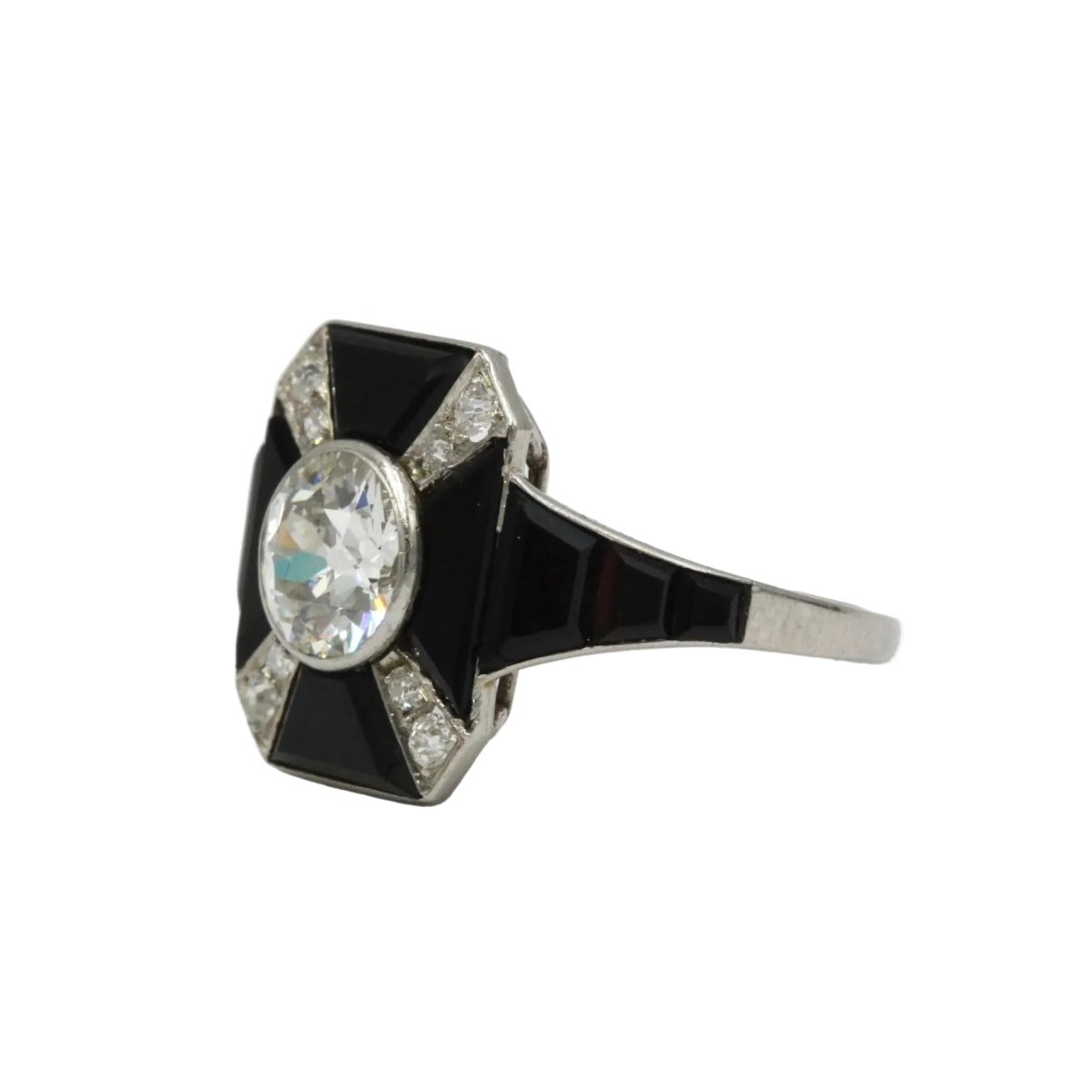 Bague Cocktail en platine, onyx et diamants - Castafiore