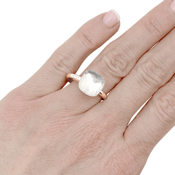 Bague Cocktail POMELLATO "Nudo Classic" en or blanc, or rose et topaze - Castafiore