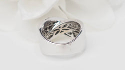Bague croisée en or blanc et diamants - Castafiore