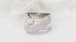 Bague croisée en or blanc et diamants - Castafiore